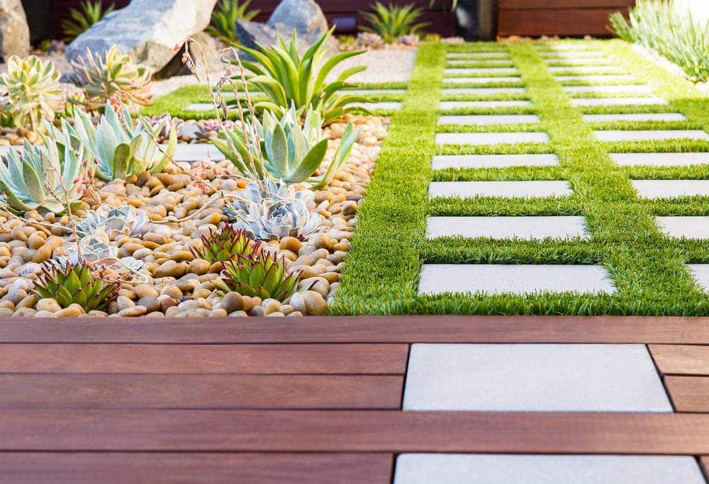 Landscaping with Artificial Grass: 5 Ideas for Your Front Yard