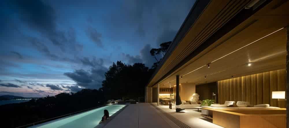 Atlantic Forest House / Studio Arthur Casas