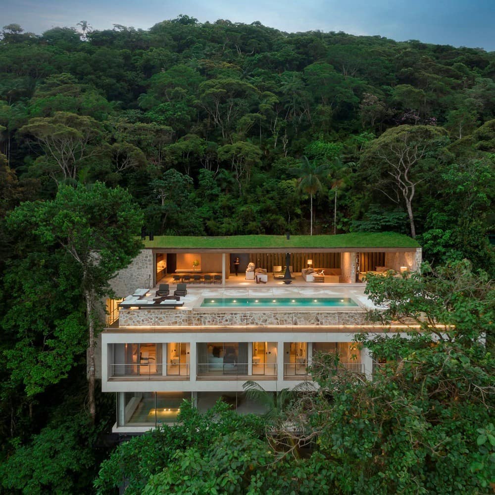 Atlantic Forest House / Studio Arthur Casas