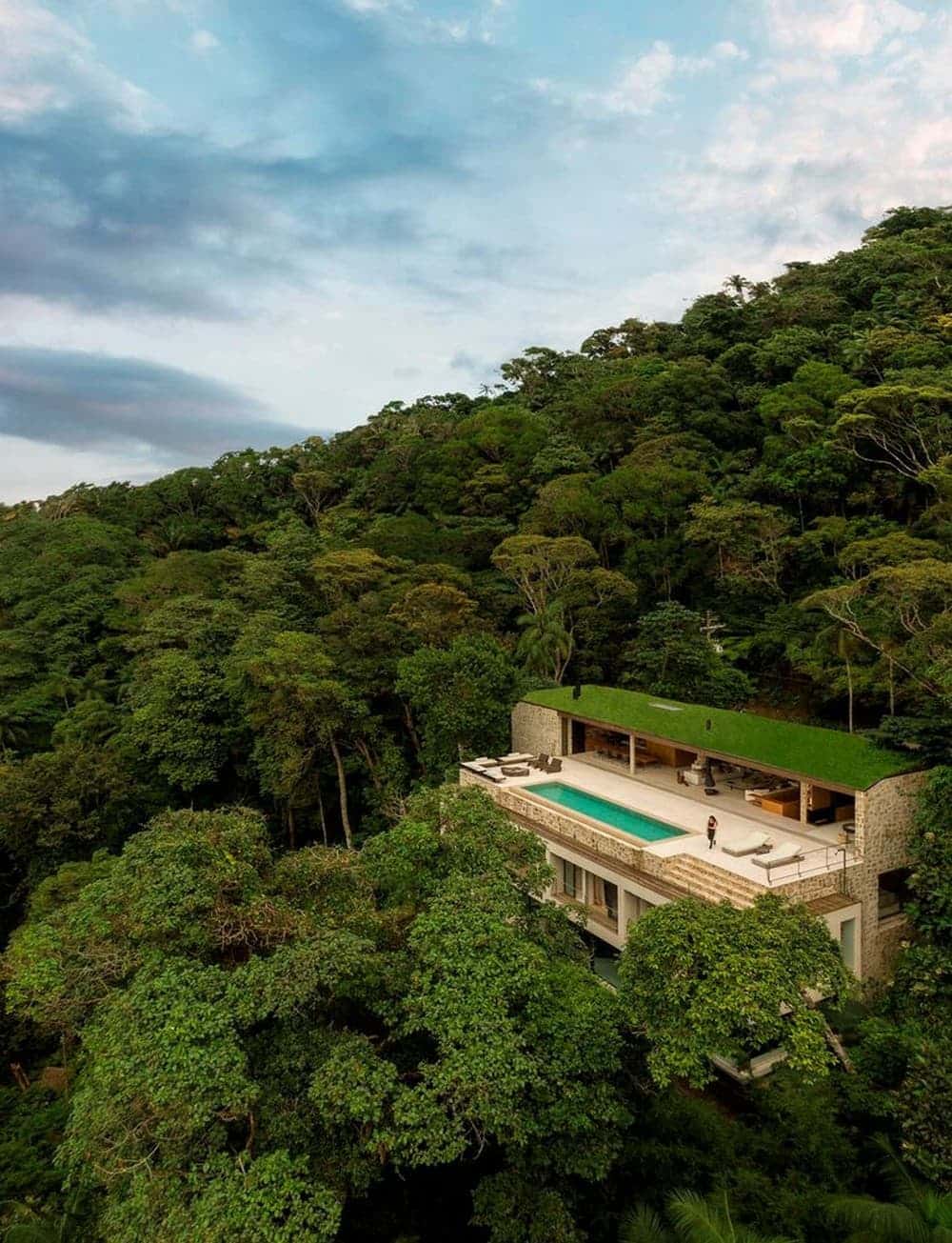 Atlantic Forest House / Studio Arthur Casas