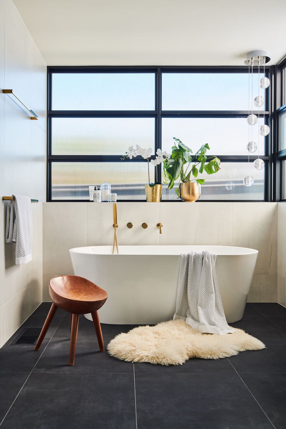 How to Design a Contemporary Bathroom