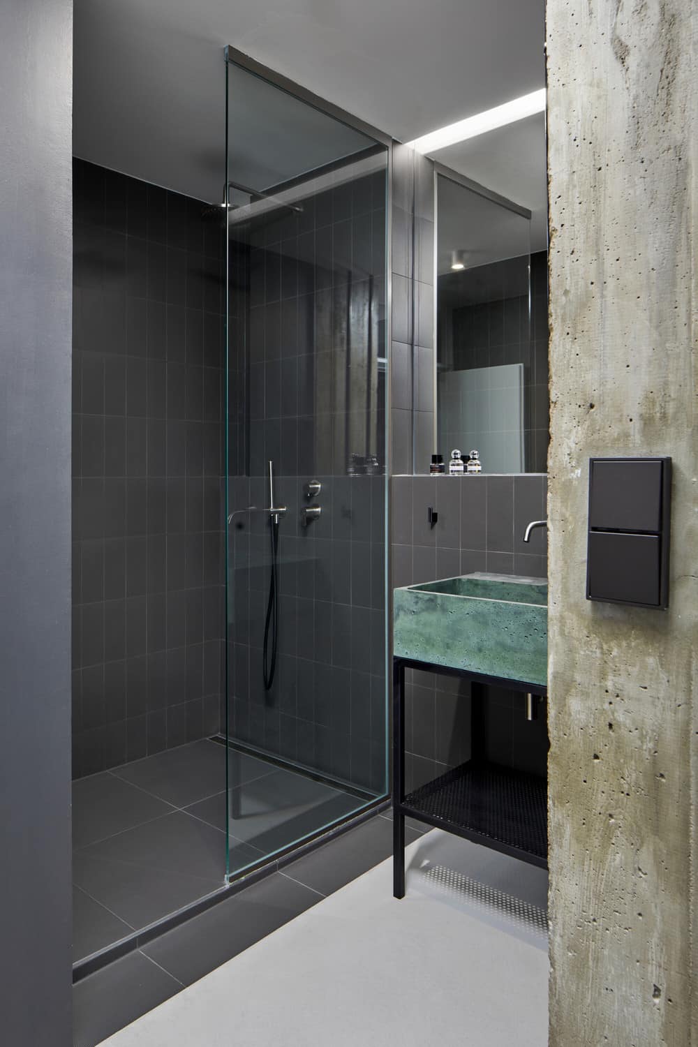 bathroom, Plus One Architects