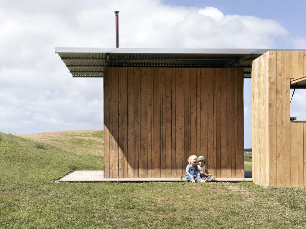 23 sqm Self-Built Cabin for a Life Outdoors