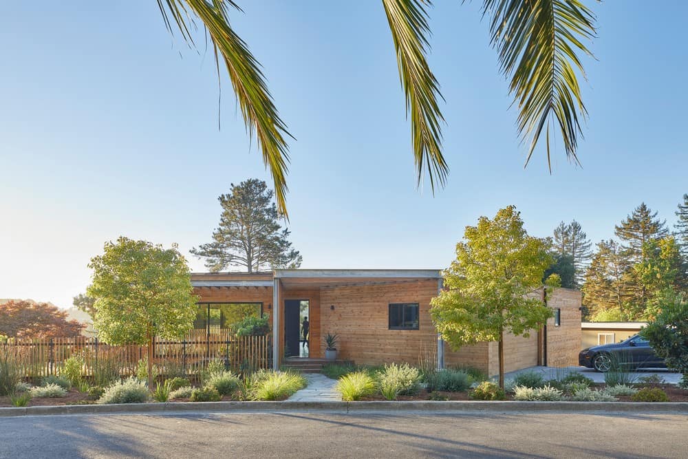 Middle Half House by Spiegel Aihara Workshop