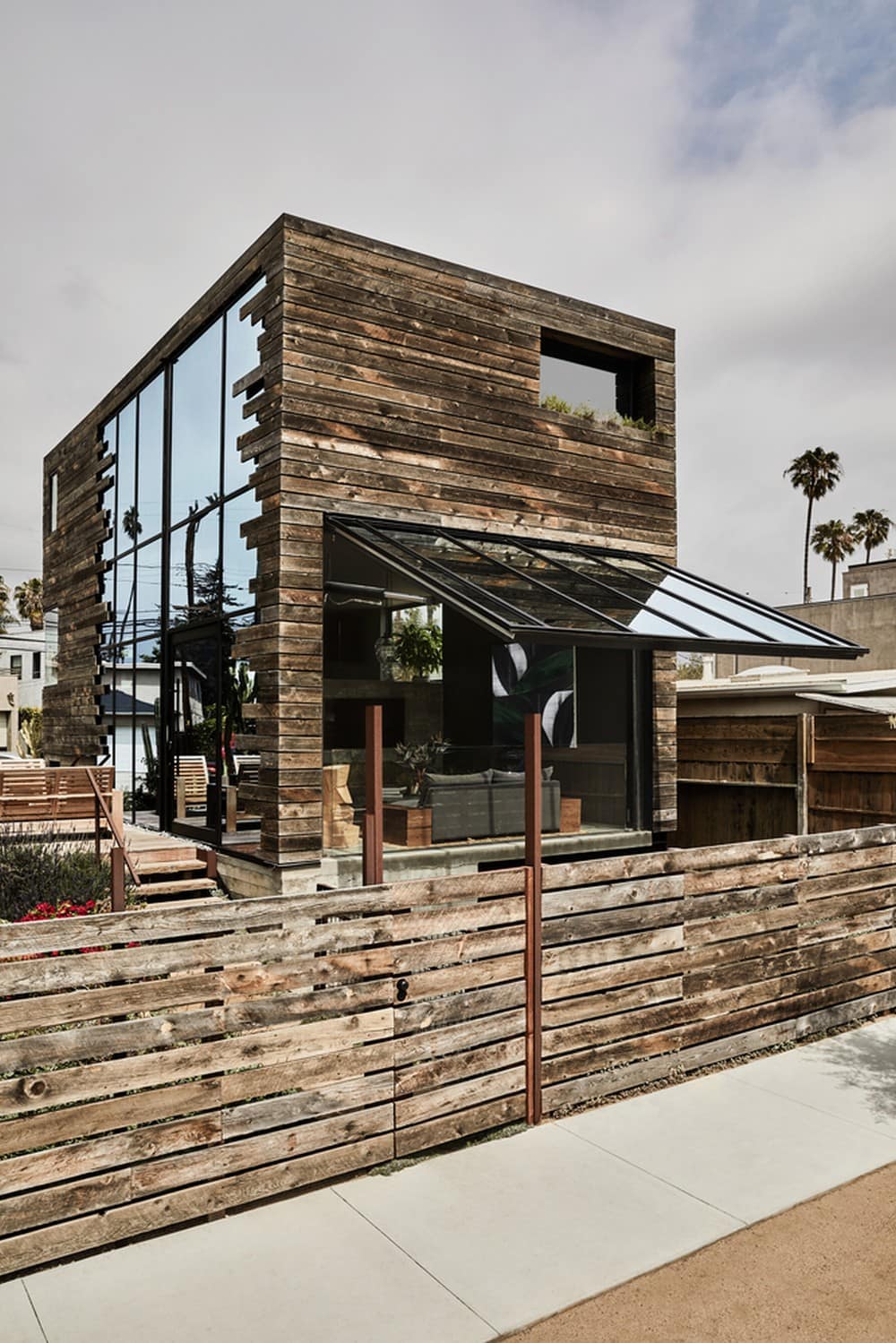 Oxford Triangle House by M Royce Architecture