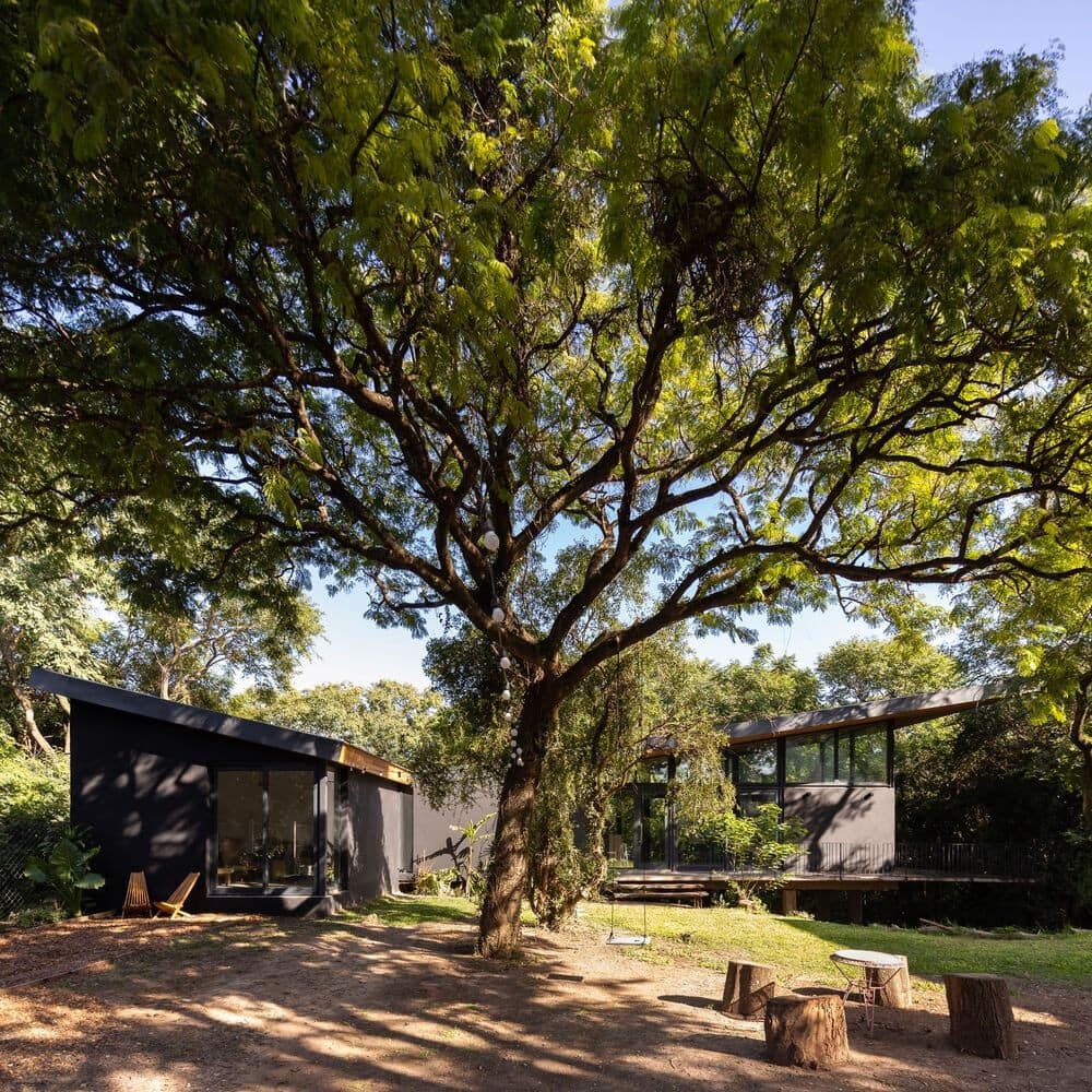 La Arbolada House by Indiana Sarubi Arquitecta