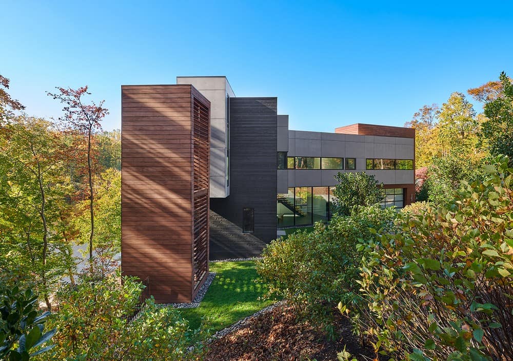 Lake Barcroft House by Robert Gurney Architect