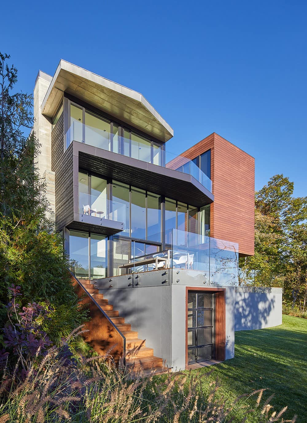 Lake Barcroft House by Robert Gurney Architect