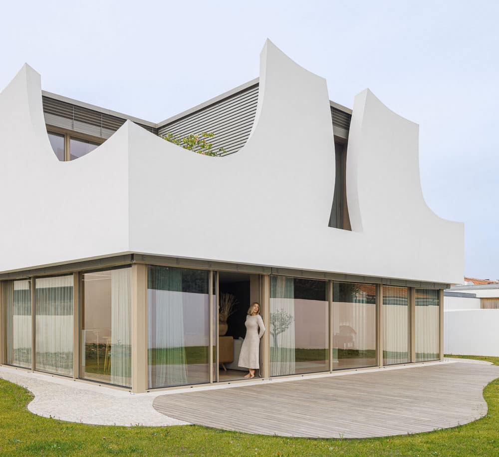 House Patios of Petals by Sandra Micaela Casinha Atelier