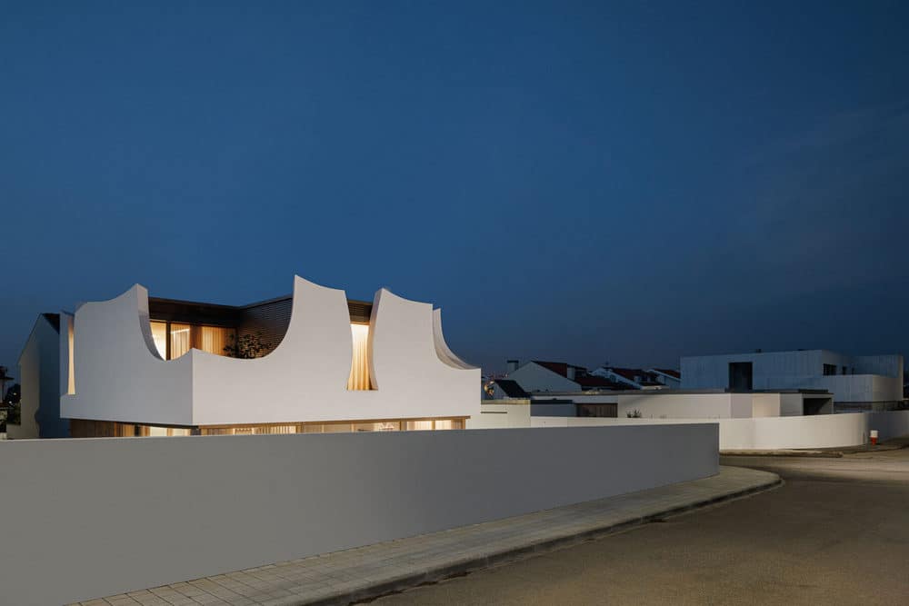 House Patios of Petals by Sandra Micaela Casinha Atelier