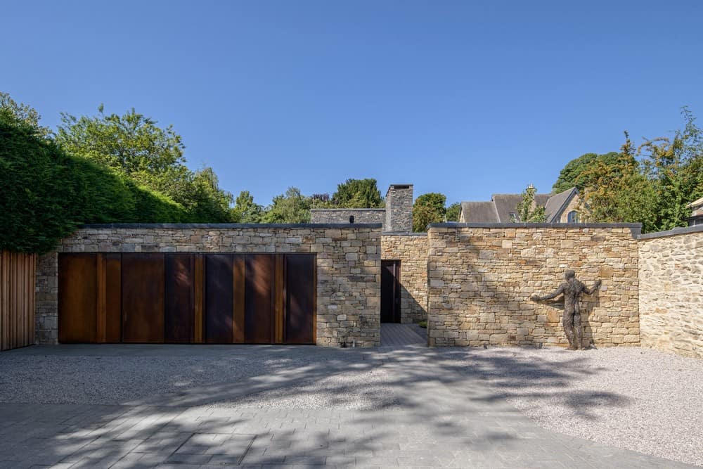 Hushh House by Elliott Architects