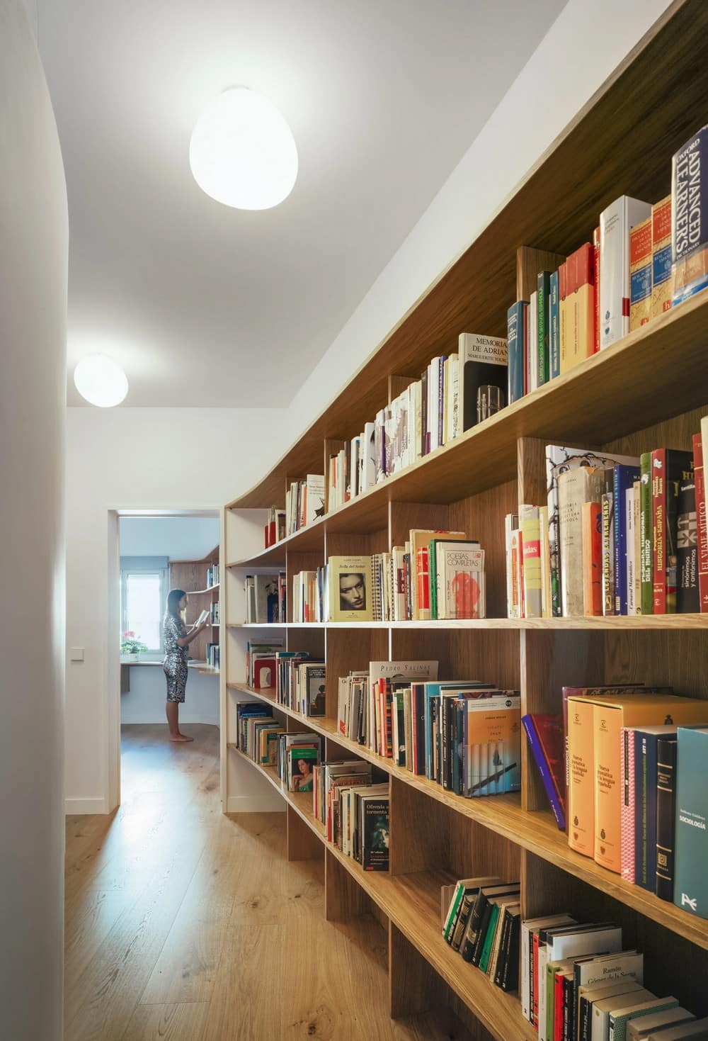 Curvy Apartment, Madrid / Laura Ortin Arquitectura