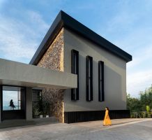 Kamshet House by the Lake / kaviar:collaborative