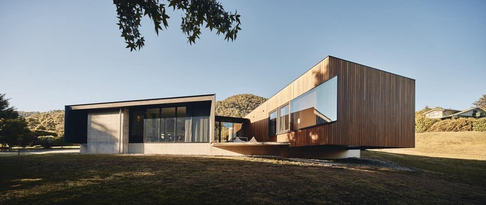 Wallaby Hill House by Avver