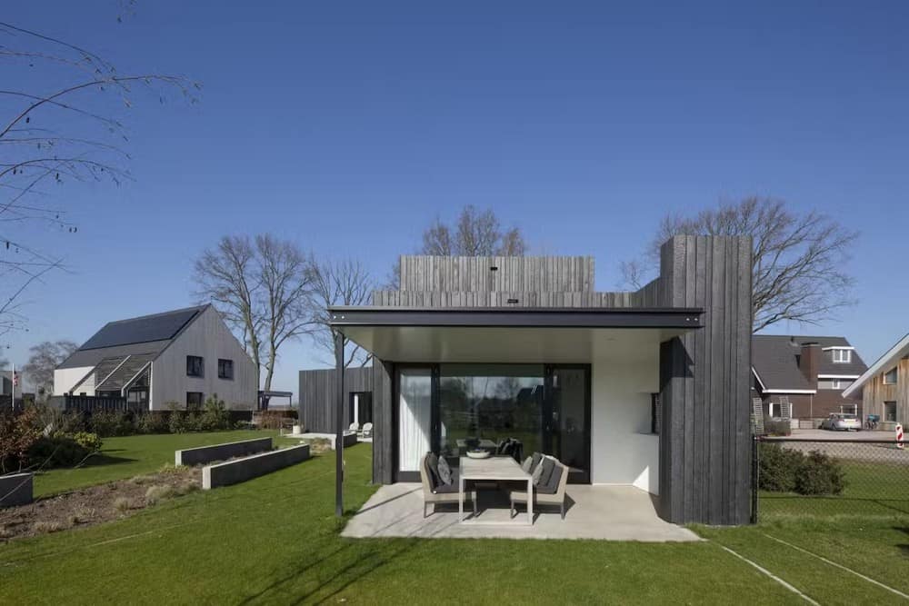 outdoor , terrace, dining area