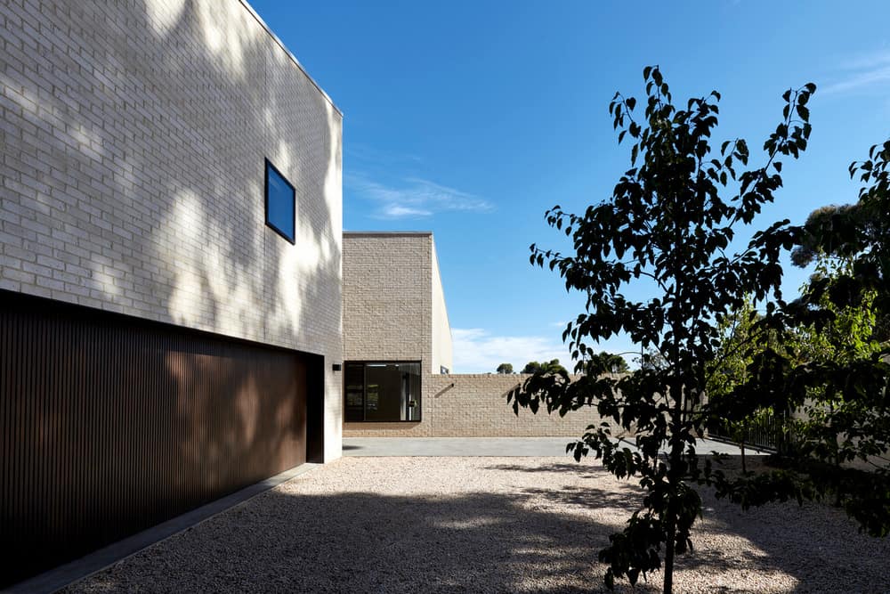 Adelaide Hillside House by Architects Ink