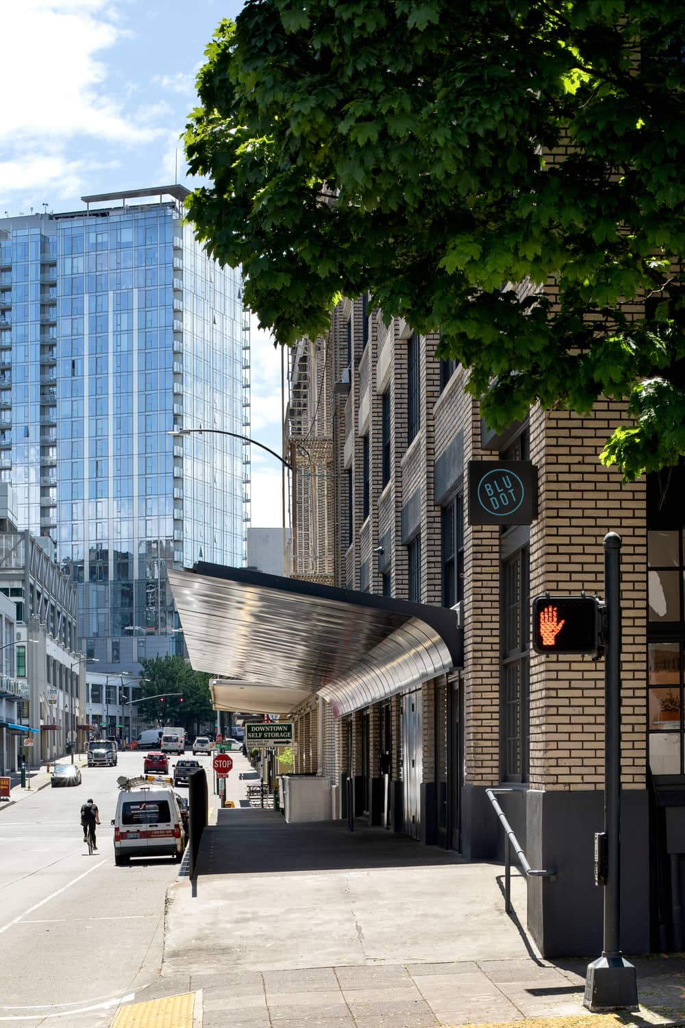 Blu Dot Showroom, Portland / Waechter Architecture