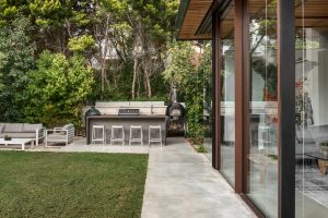 outdoor kitchen