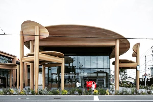 Sweets Bank by Nikken Sekkei - A Large Living Room in the City