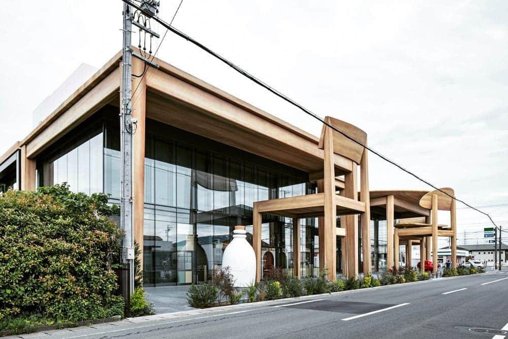 Sweets Bank by Nikken Sekkei - A Large Living Room in the City