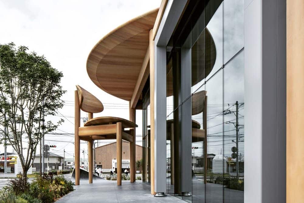 Sweets Bank by Nikken Sekkei - A Large Living Room in the City