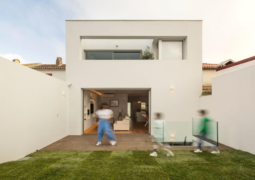 Caramão BN House / Joao Tiago Aguiar Arquitetos