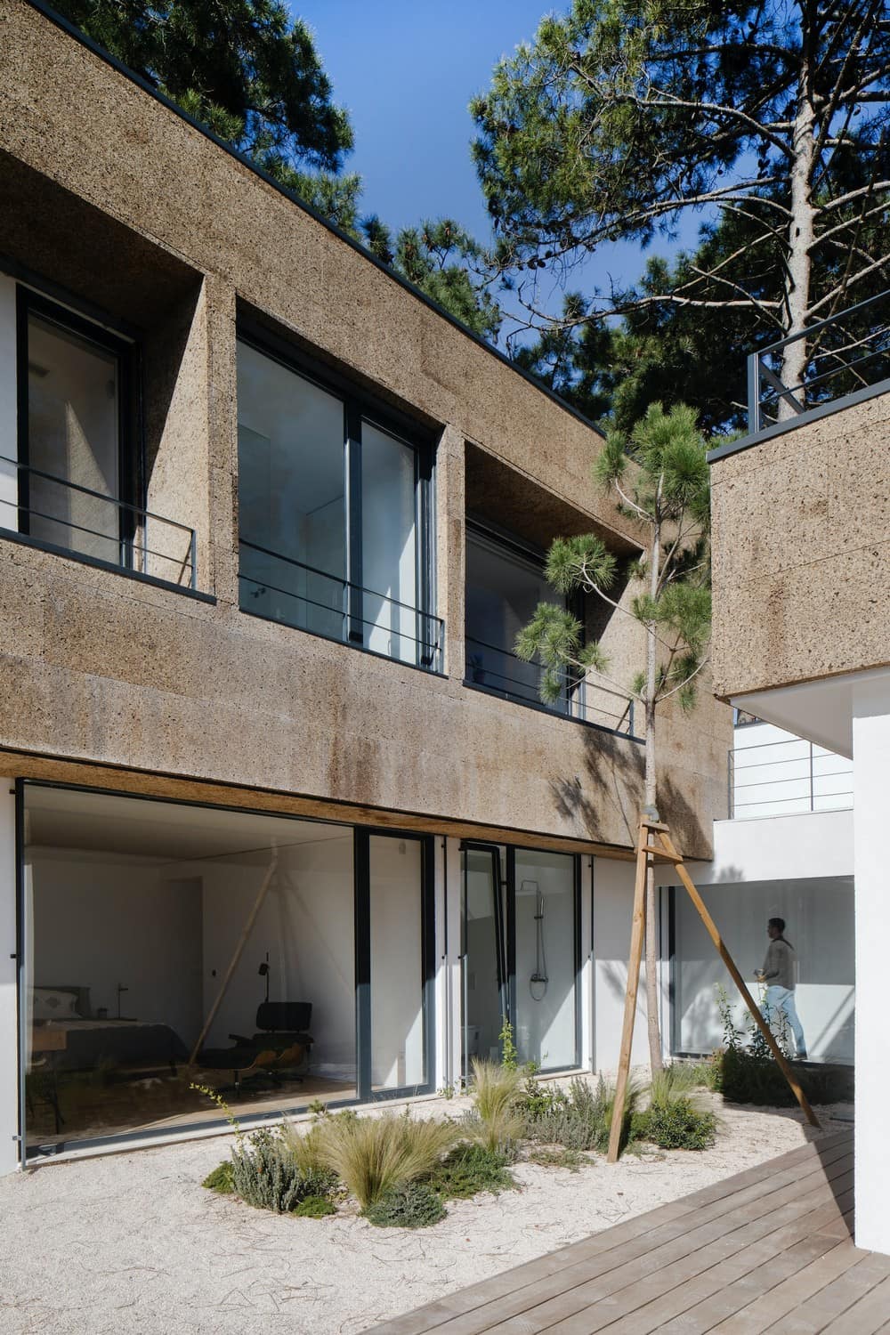 Aroeira Cork House / Inês Brandão Arquitectura