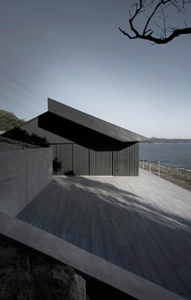 WA House, Shirahama / Curiosity