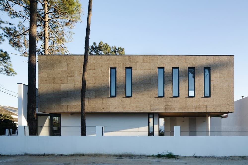 Aroeira Cork House / Inês Brandão Arquitectura