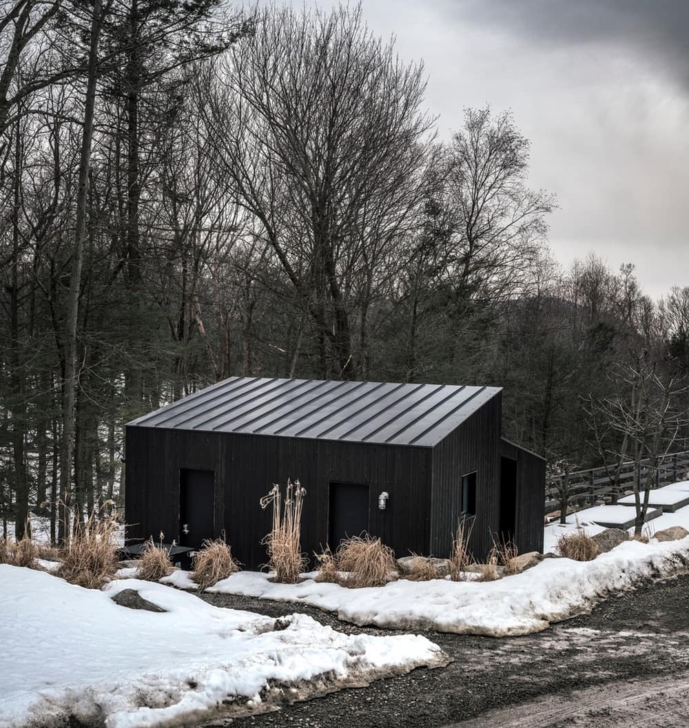 Small Wooden Pavilion / MQ Architecture