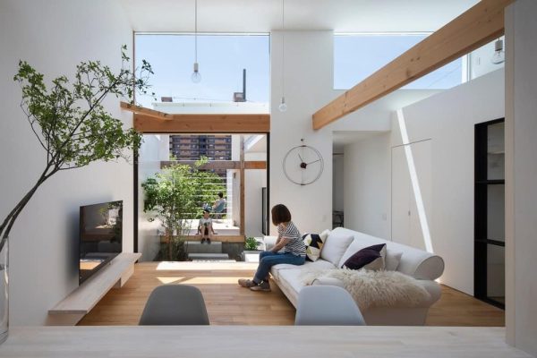 House in Umegaoka, Setagaya City / Container Design