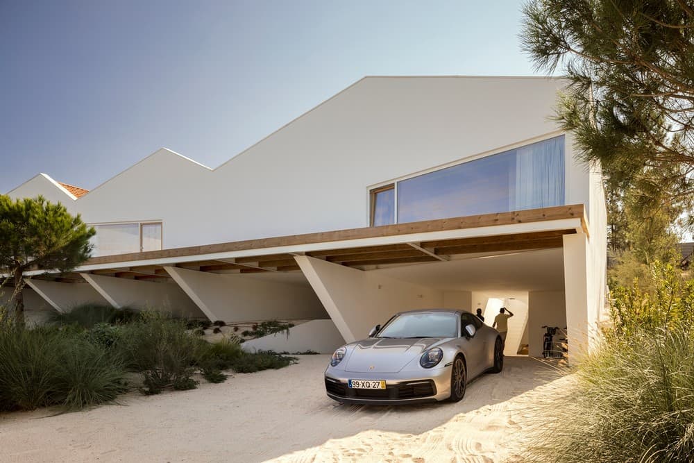 House in Praia do Pego / Falcão de Campos