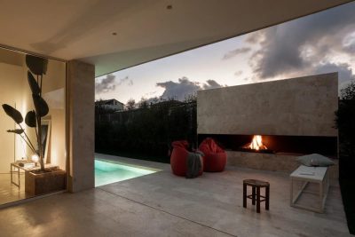 Stonehouse / Ö - Michela Ekström