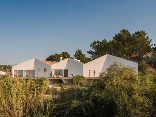 House in Praia do Pego / Falcão de Campos