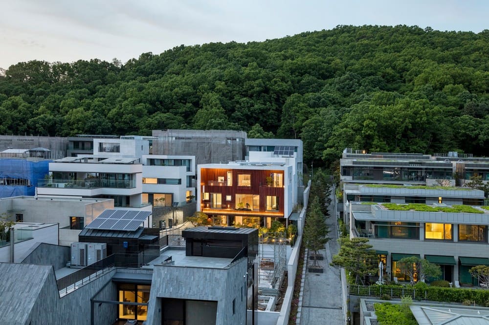 Multi Terrace House / Hyunjoon Yoo Architects