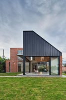 House Among Gardens / TEC Taller EC