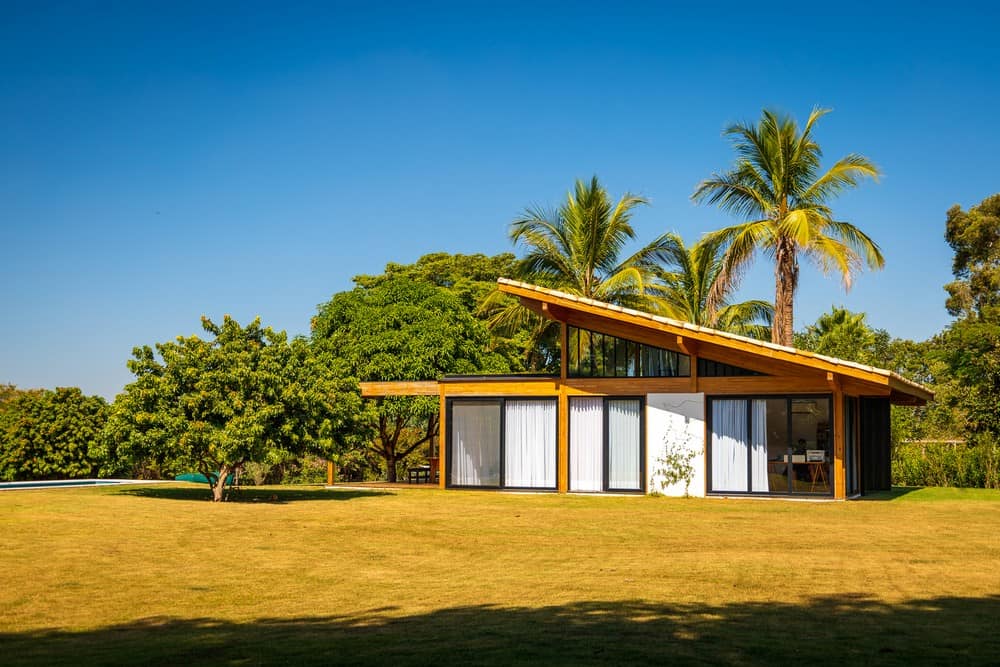 Muxarabi House / 24 7 Arquitetura