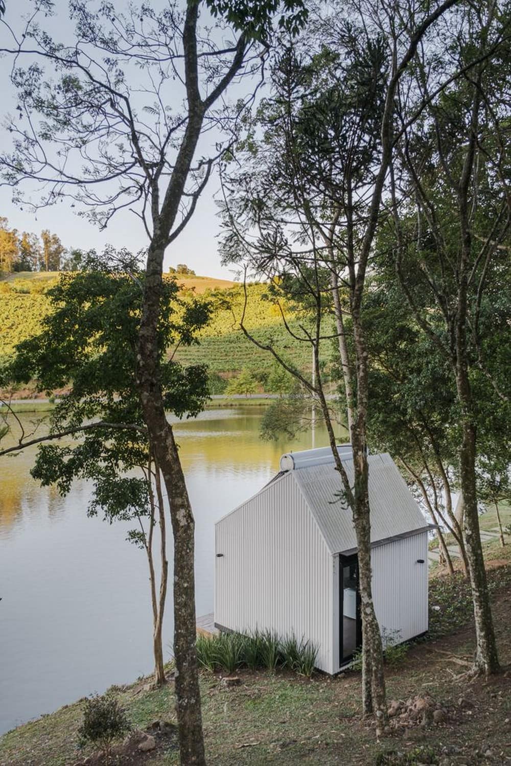 Refuge in the Valley / Oazo + Zanesco Arquitetura