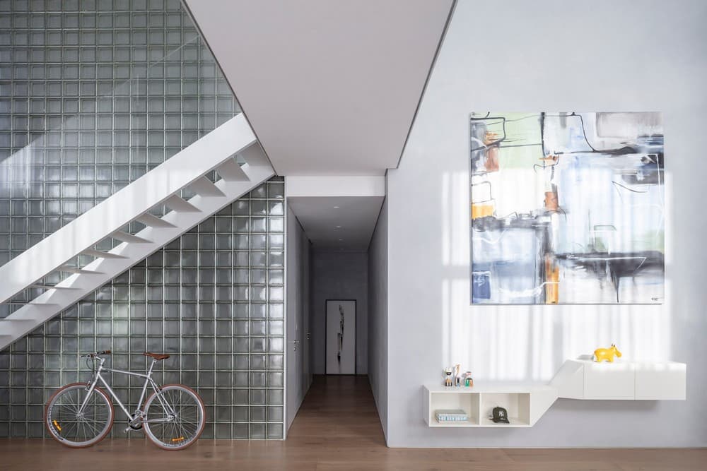 The Glass Blocks Duplex / Tal Goldsmith Fish Design Studio