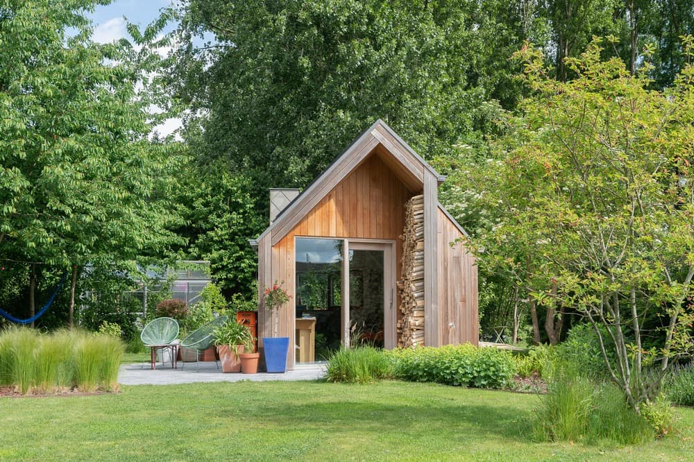 House with Writing Shed / Atelier Tom Vanhee