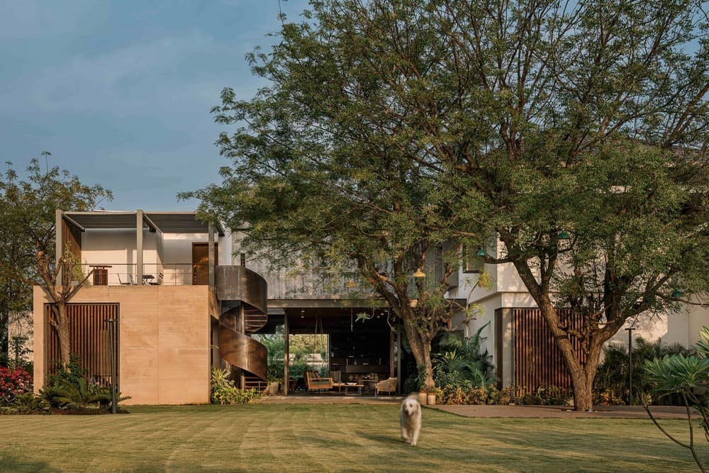 Abhikram House / Khosla Associates