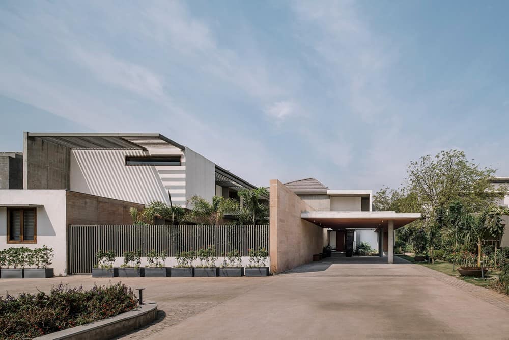 Abhikram House / Khosla Associates