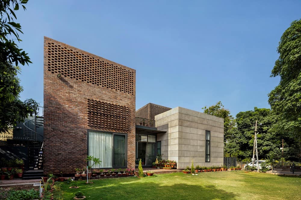 The Brick House / Studio Ardete