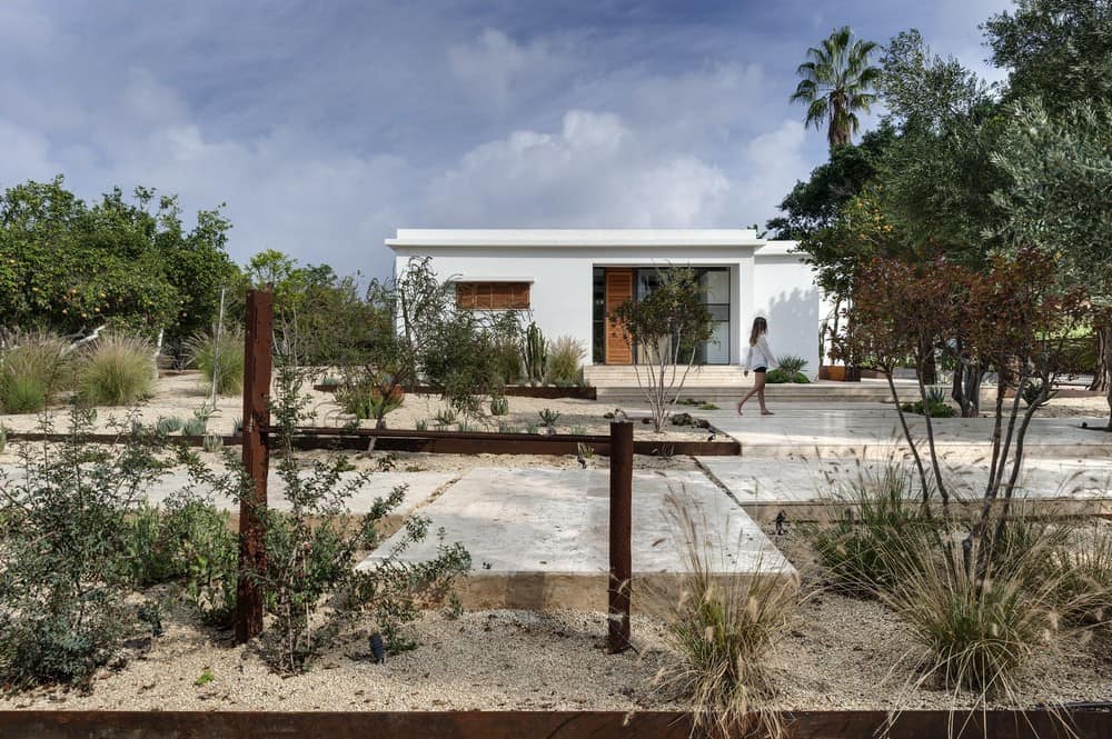 Renovated Mediterranean Villa by Henkin Shavit Architecture and Design