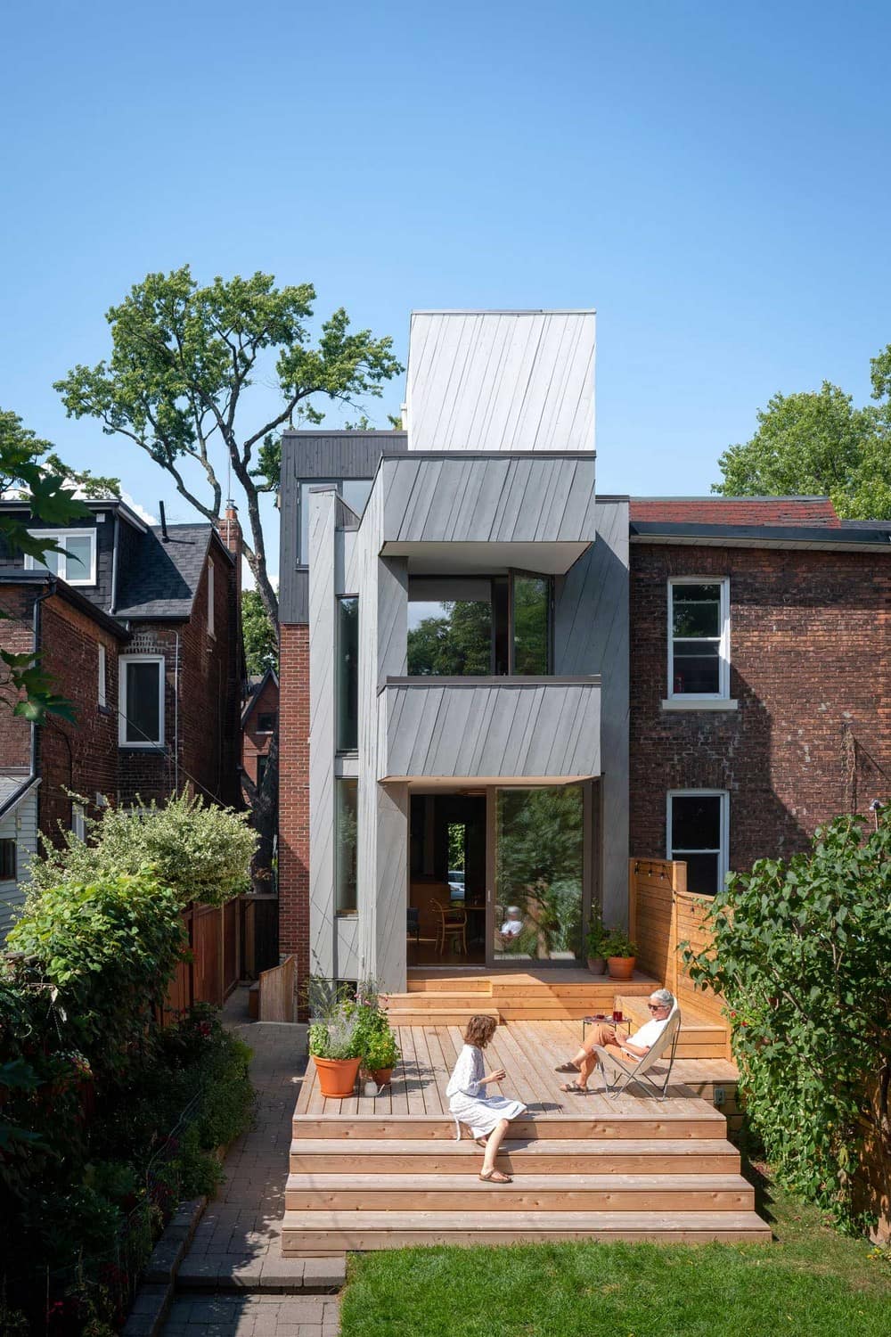 Toronto Tower House / Agathom Co.