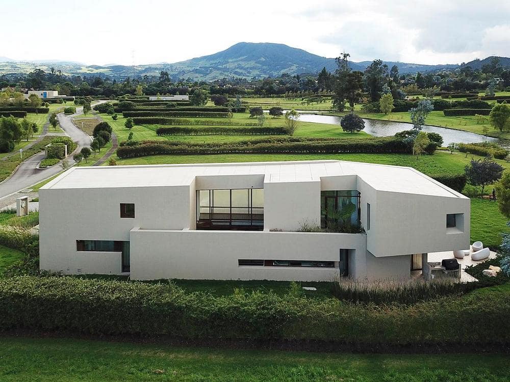 Casa La Reserva / 1705 Studio & Obreval