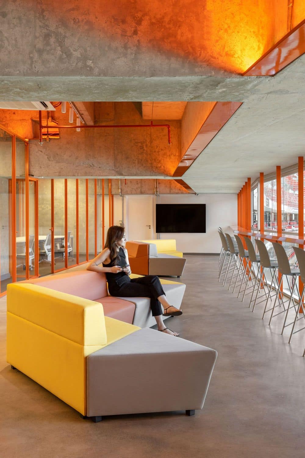 Giraffas Headquarters / BLOCO Arquitetos