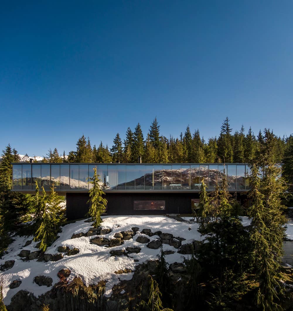 Flag House, British Columbia / Studio MK27