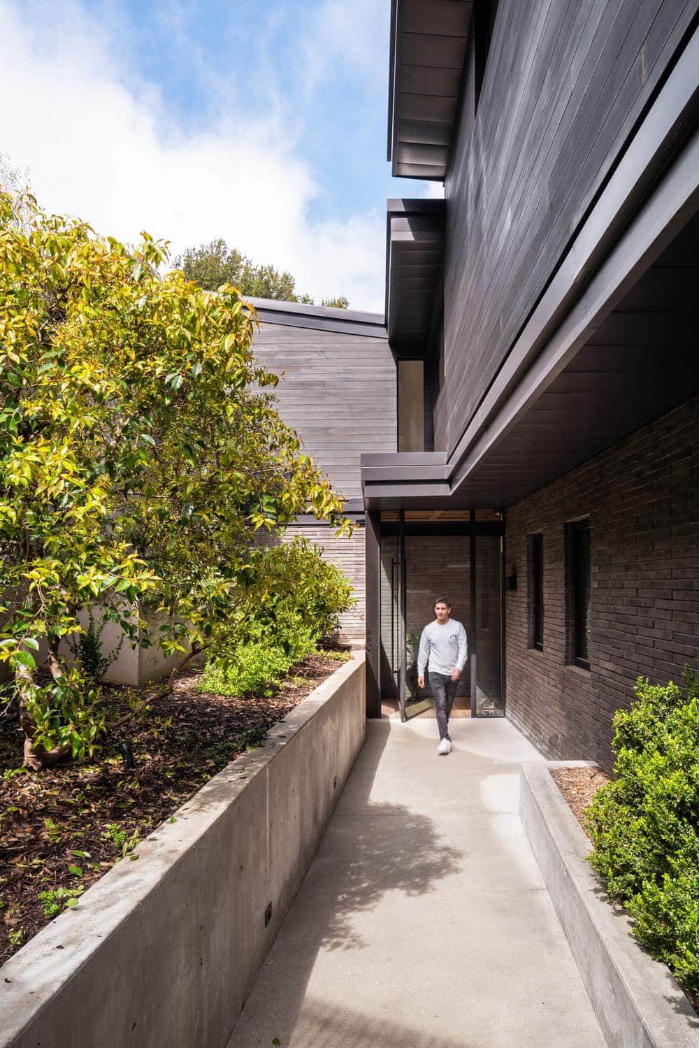 Pyramid Place House by ANX / Aaron Neubert Architects