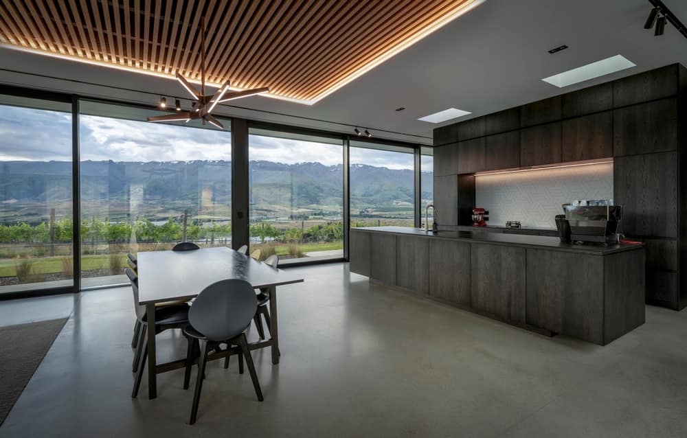 dining room, kitchen